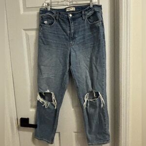 Abercrombie & Fitch The Mom High Rise Jeans 12/31R